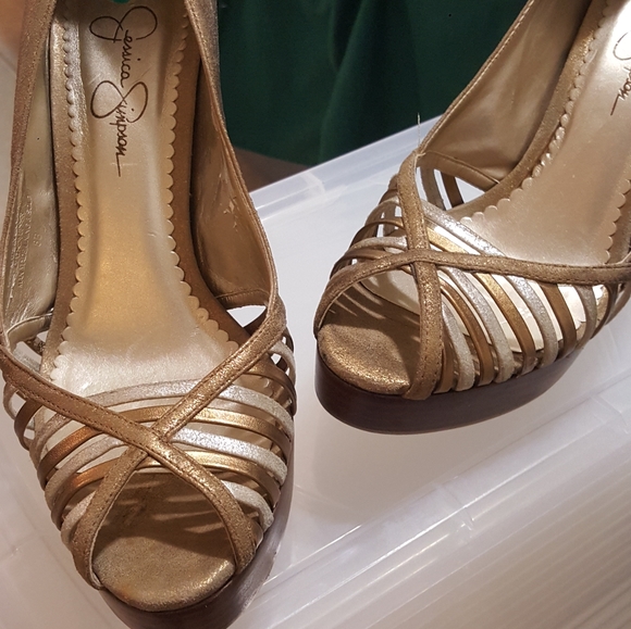 Jessica Simpson platform heels - Picture 5 of 7